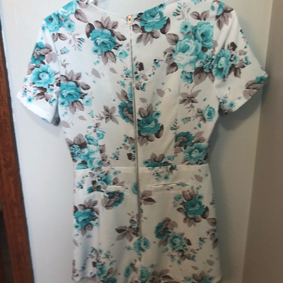 Blue floral romper - Picture 2 of 3